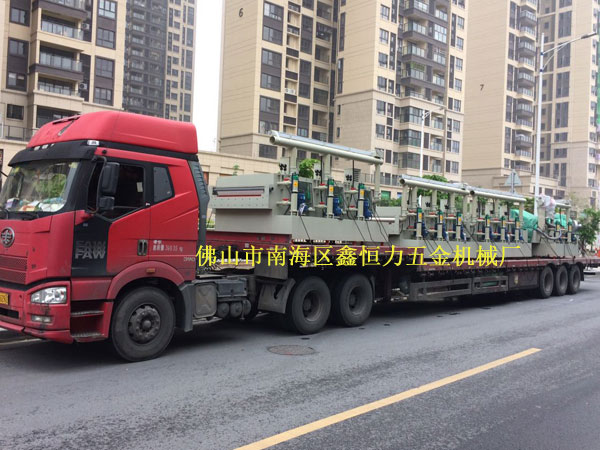 福建客户不锈钢锅片蚀刻机装车发货！